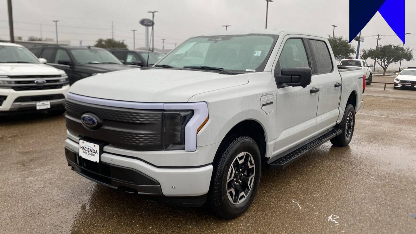 2023 Ford F-150 Lightning XLT — Pickup Truck — 4,656 mi — Edinburg, TX