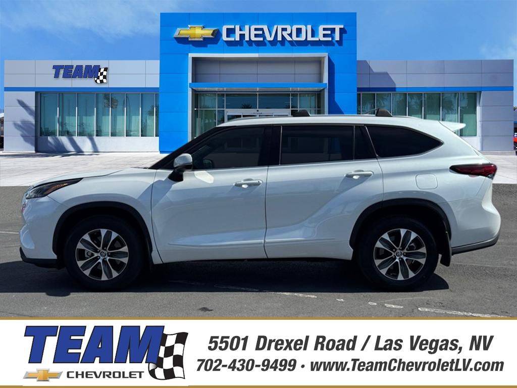 2022 Toyota Highlander XLE — SUV — 24,081 mi — Las Vegas, NV