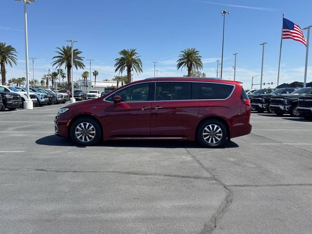 2021 Chrysler Pacifica Hybrid Touring L — Minivan — 43,177 mi — Las Vegas, NV