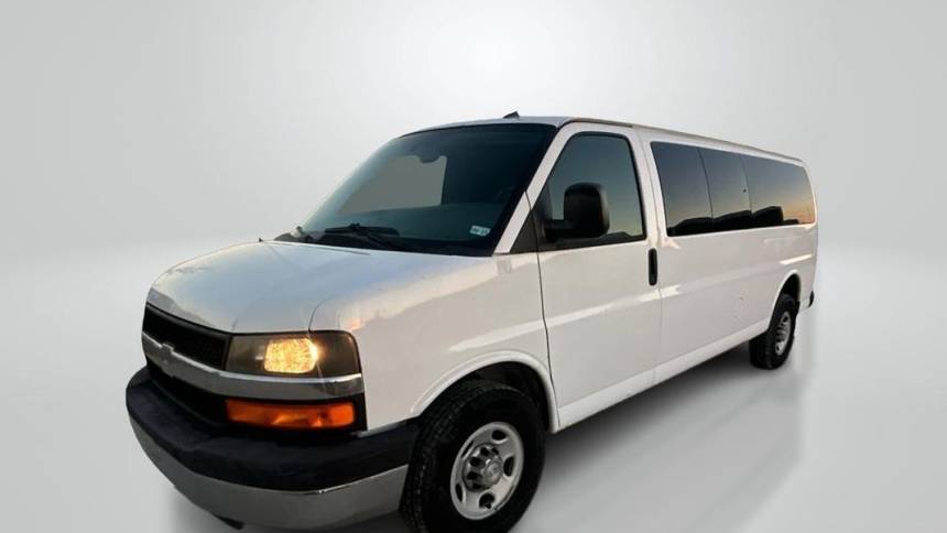 2015 Chevrolet Express Passenger LT — Passenger Van — 38,155 mi — Taylor, TX