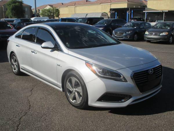 2017 Hyundai Sonata Hybrid Limited — Sedan — 34,968 mi — Phoenix, AZ