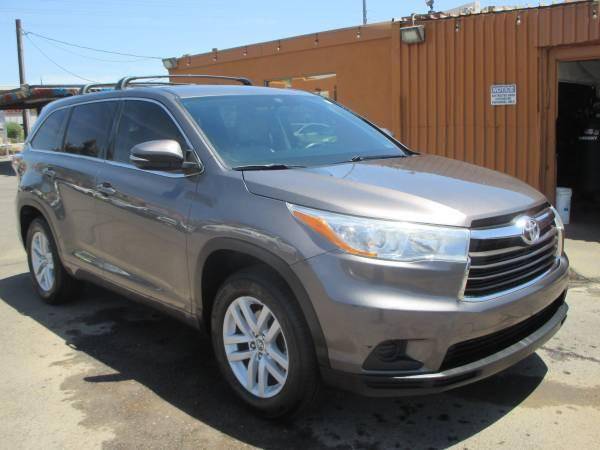 2016 Toyota Highlander LE V6 — SUV — 104,954 mi — Phoenix, AZ