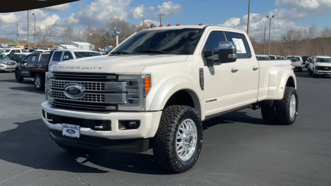 2019 Ford Super Duty F-450 Platinum — Pickup Truck — 111,242 mi — Cleveland, GA