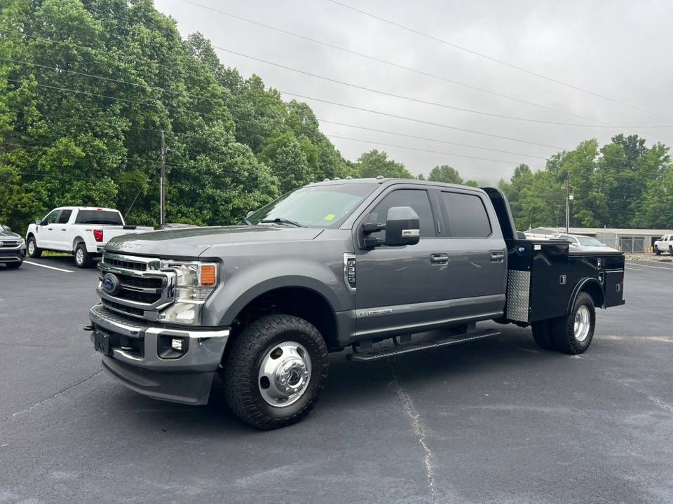 2022 Ford Super Duty F-350 Chassis Cab LARIAT — Chassis Cab Truck — 35,000 mi — Cleveland, GA