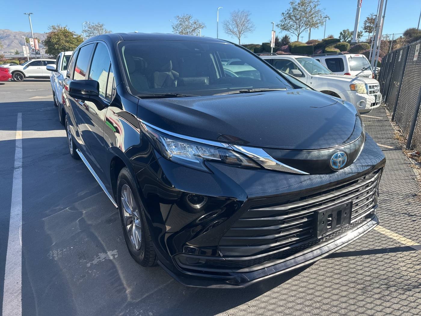 2023 Toyota Sienna LE — Minivan — 71,255 mi — Milpitas, CA