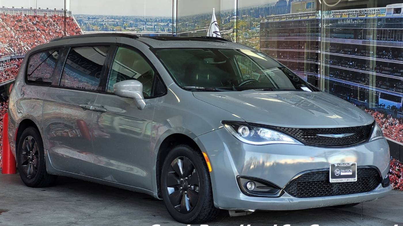 2020 Chrysler Pacifica Hybrid Limited — Minivan — 121,992 mi — Milpitas, CA