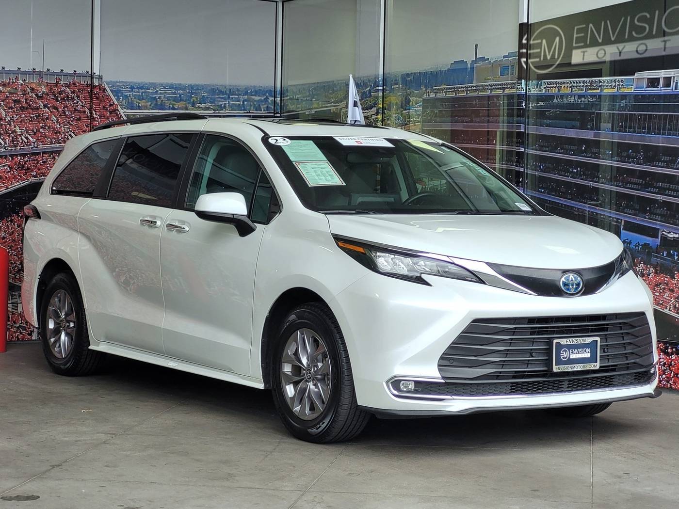 2023 Toyota Sienna XLE — Minivan — 71,853 mi — Milpitas, CA