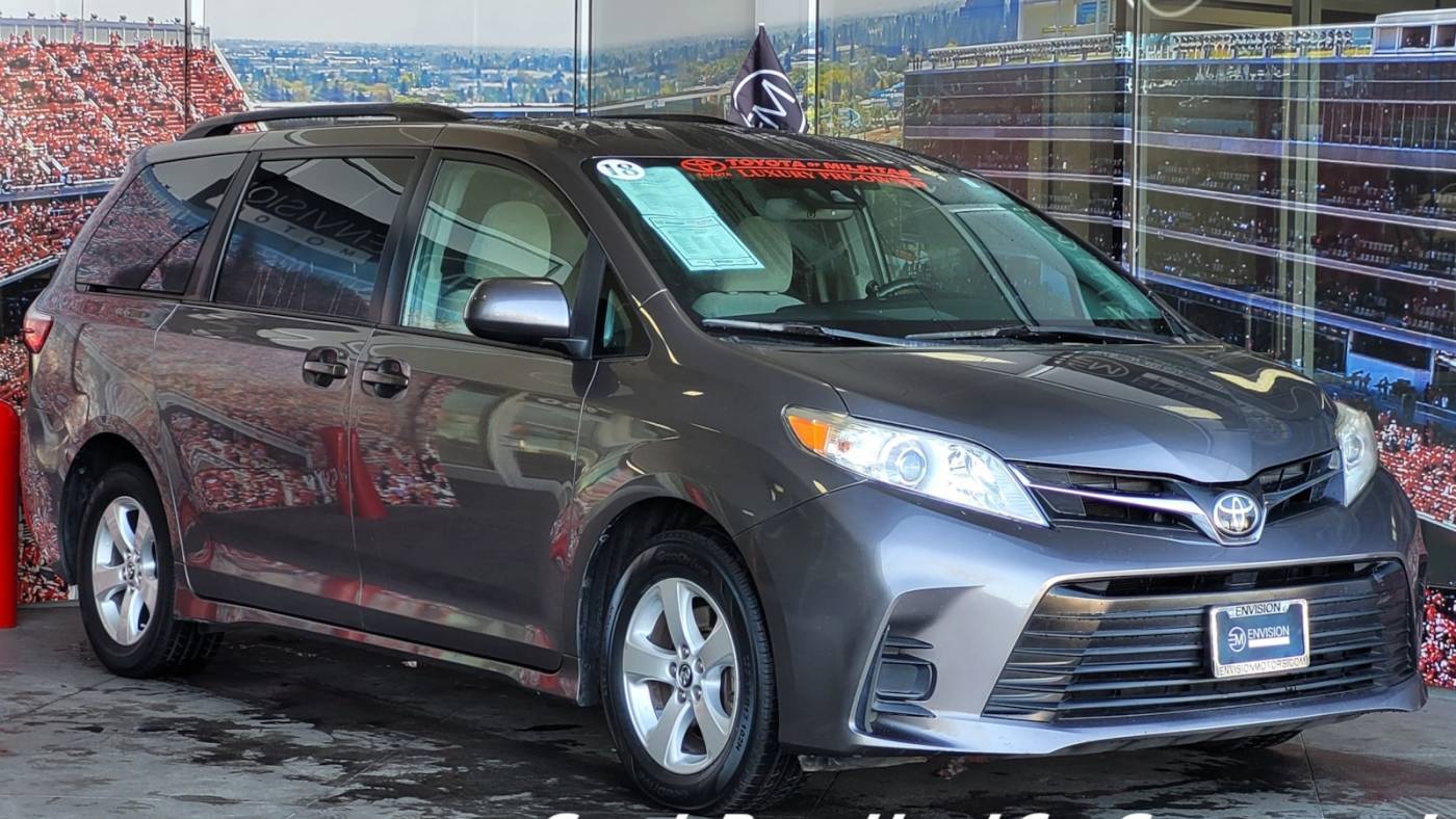 2018 Toyota Sienna LE — Minivan — 126,583 mi — Milpitas, CA