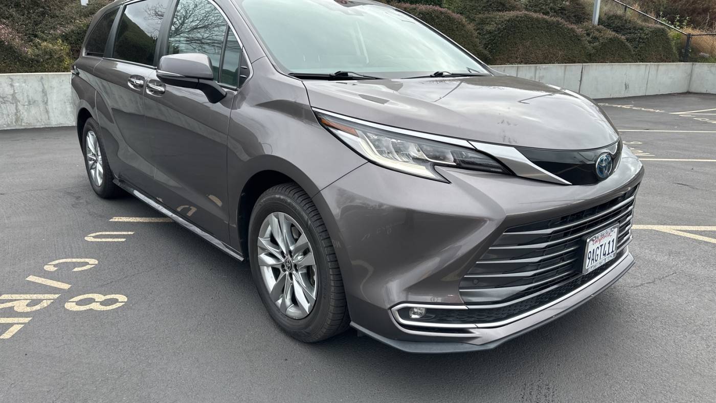 2022 Toyota Sienna Limited — Minivan — 45,098 mi — Milpitas, CA