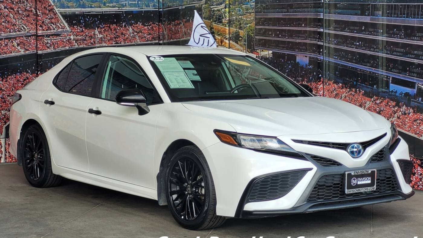 2022 Toyota Camry Hybrid SE — Sedan — 67,383 mi — Milpitas, CA