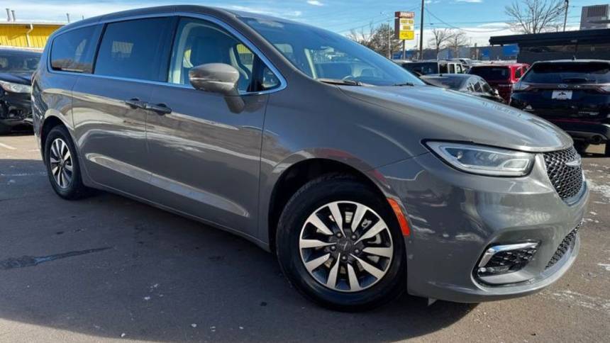2022 Chrysler Pacifica Hybrid Touring L — Minivan — 91,811 mi — Colorado Springs, CO