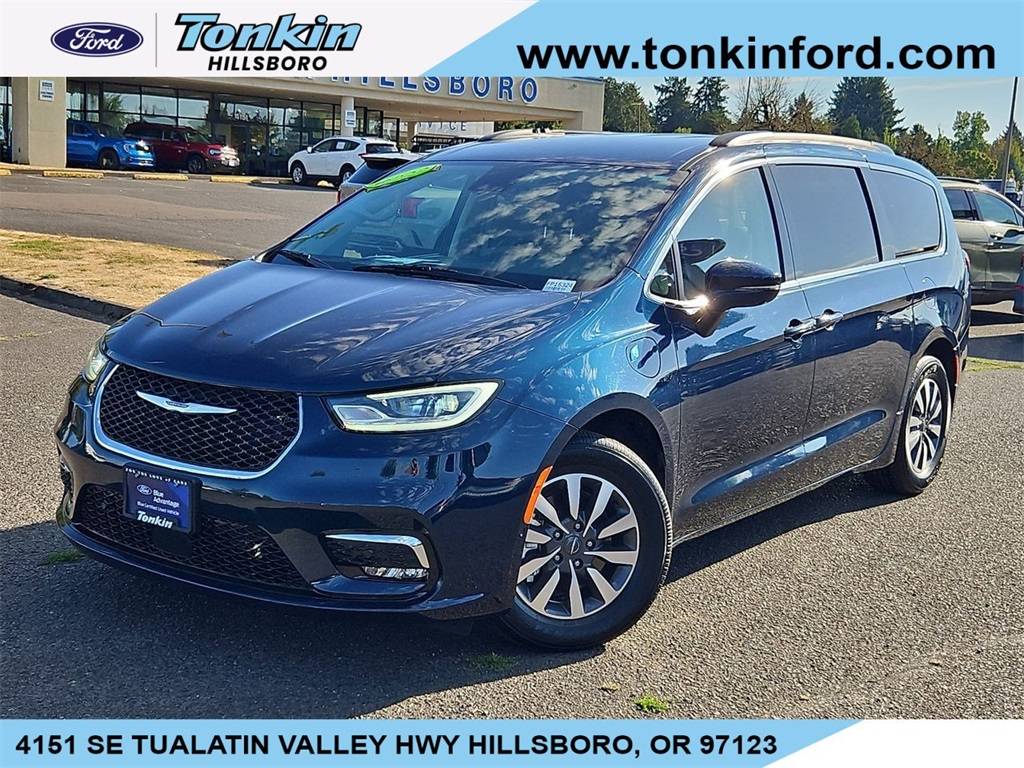 2022 Chrysler Pacifica Hybrid Touring L — Minivan — 18,189 mi — Hillsboro, OR
