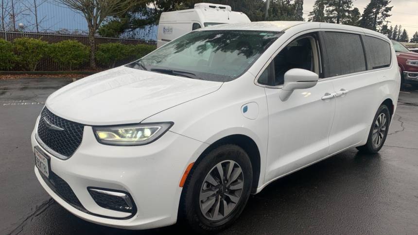 2022 Chrysler Pacifica Hybrid Touring L — Minivan — 75,567 mi — Hillsboro, OR