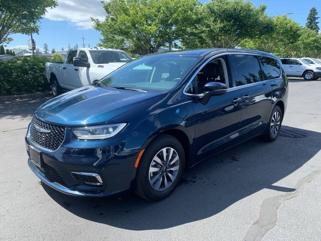 2023 Chrysler Pacifica Hybrid Touring L — Minivan — 57,331 mi — Hillsboro, OR