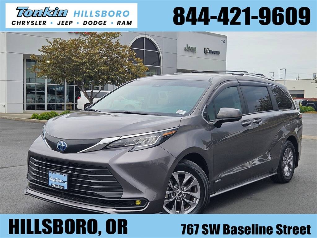 2021 Toyota Sienna LE — Minivan — 24,007 mi — Hillsboro, OR