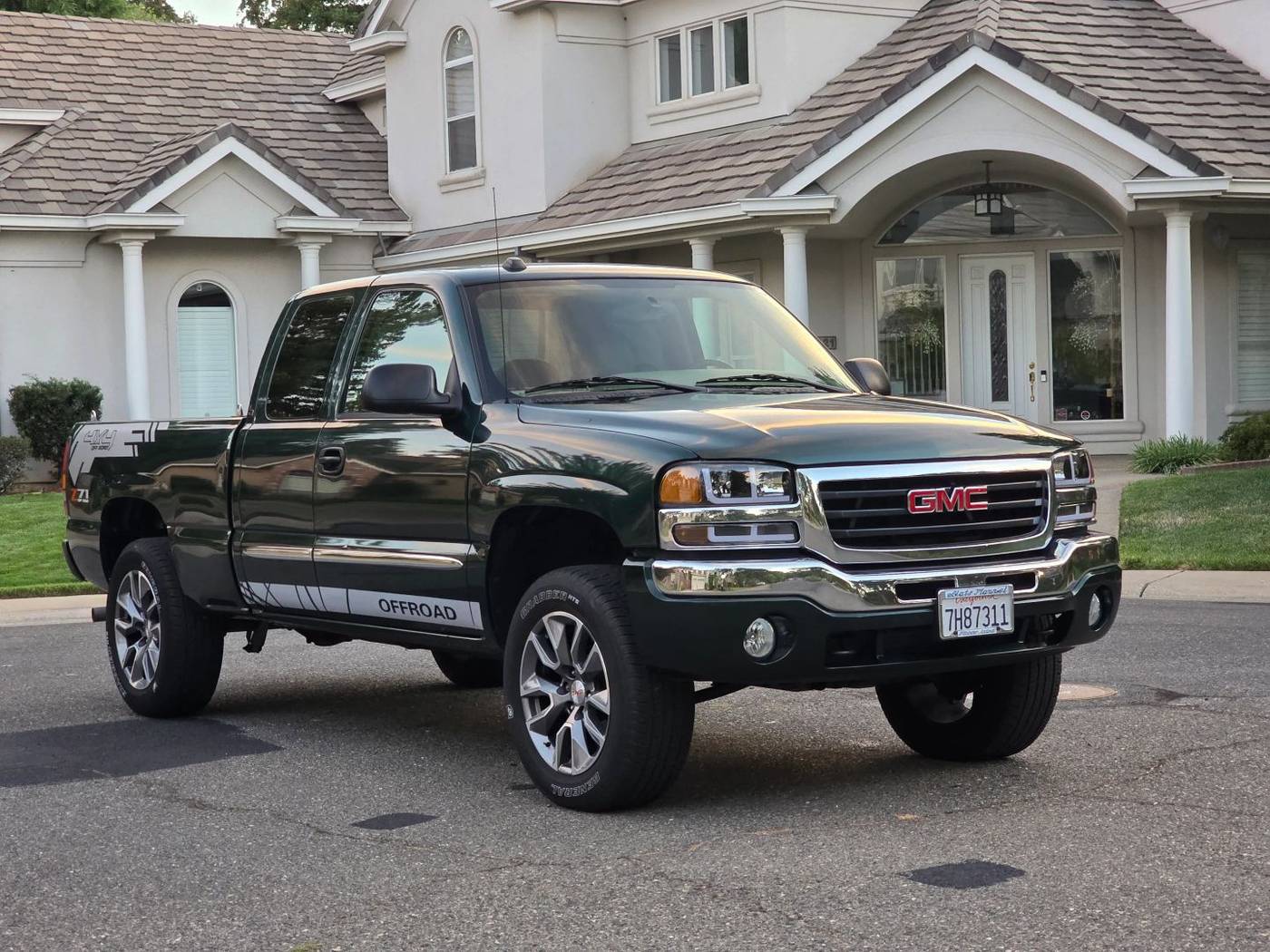 2004 GMC Sierra 1500 SLE — Pickup Truck — 186,000 mi — Sacramento, CA