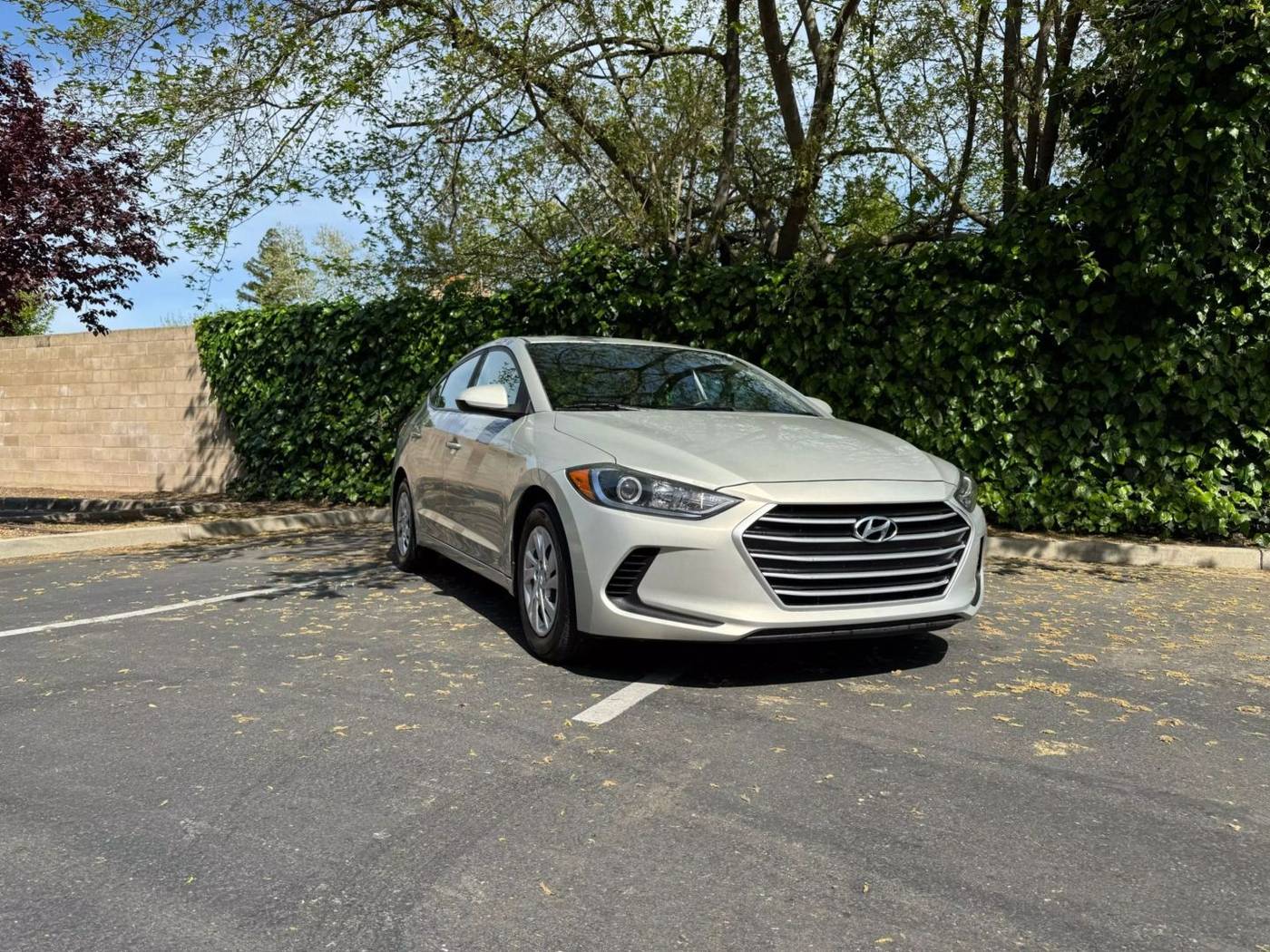 2017 Hyundai Elantra SE — Sedan — 101,930 mi — Sacramento, CA