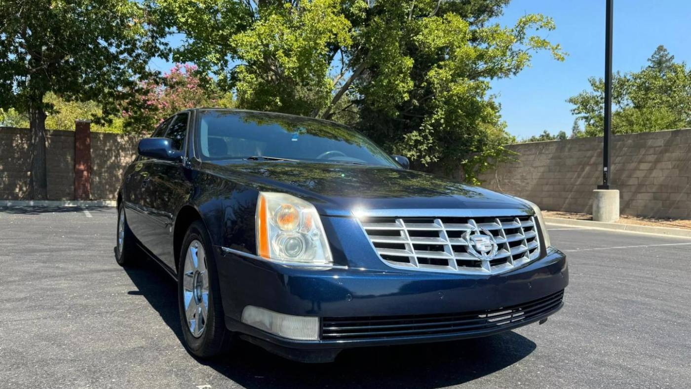 2007 Cadillac DTS Standard