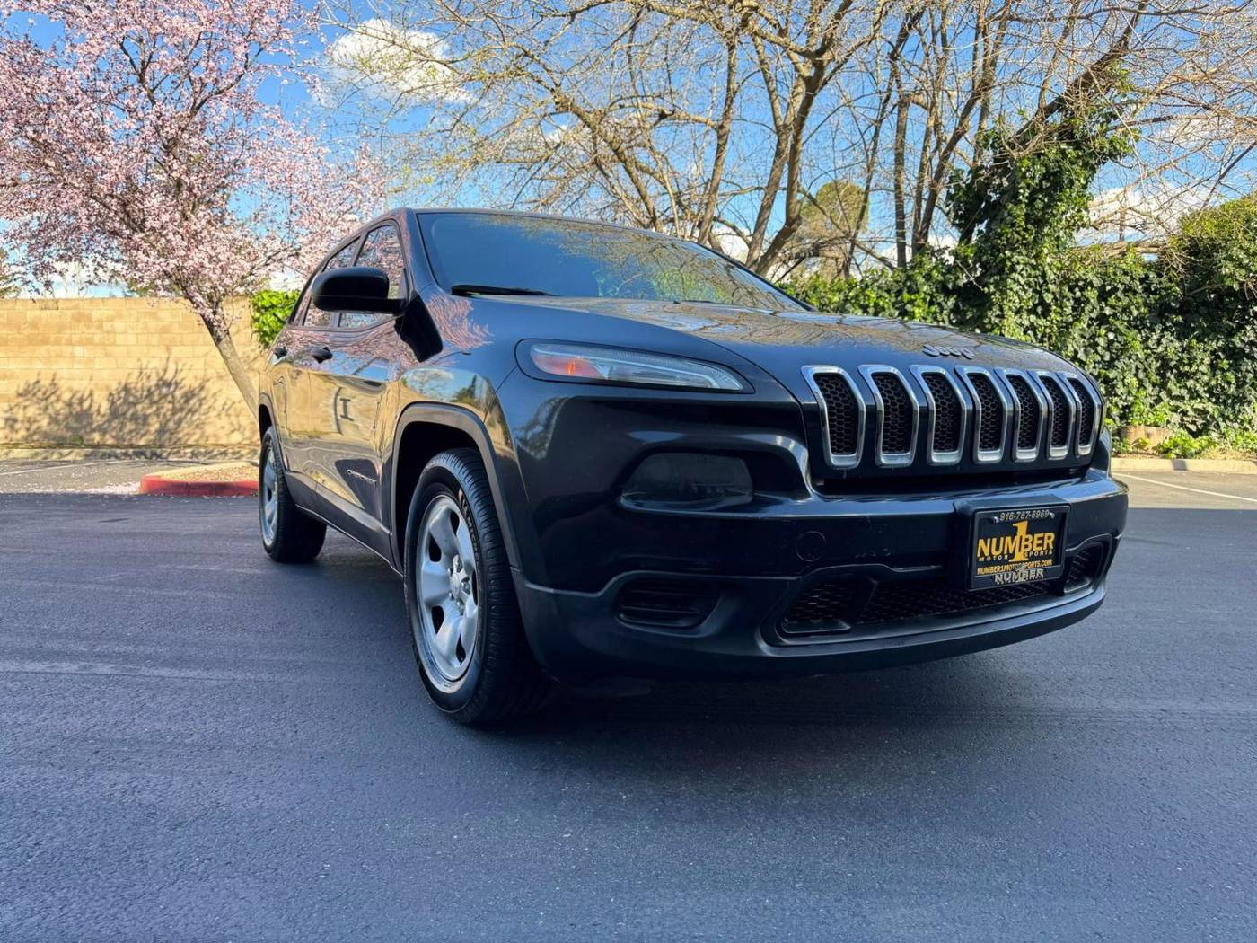 2014 Jeep Cherokee Sport — SUV — 120,730 mi — Sacramento, CA