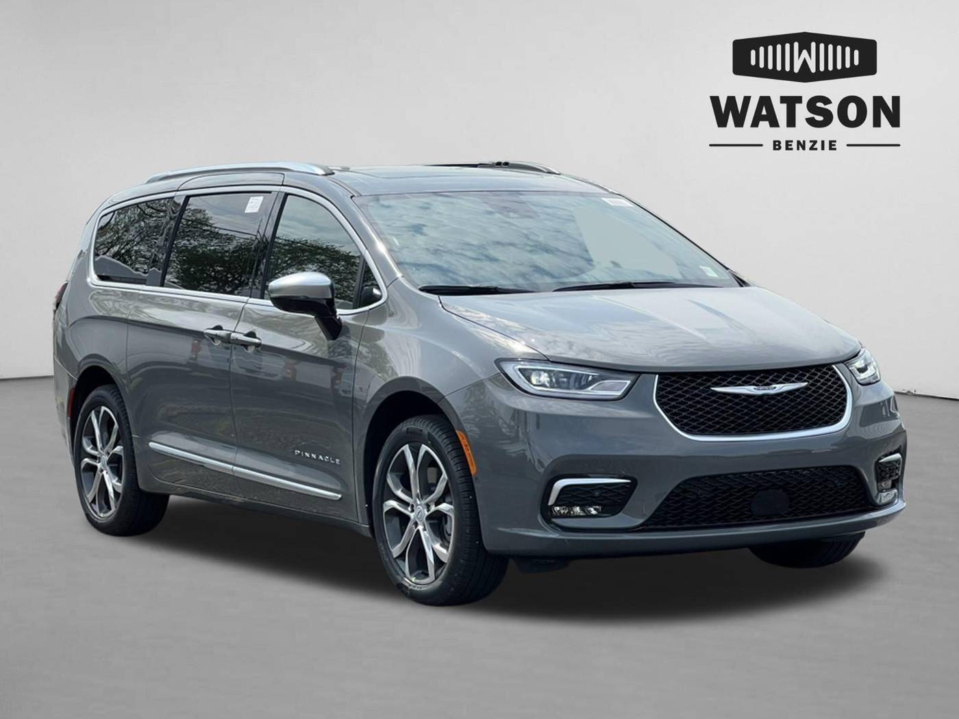 2025 Chrysler Pacifica Pinnacle — Minivan — 5 mi — Benzonia, MI