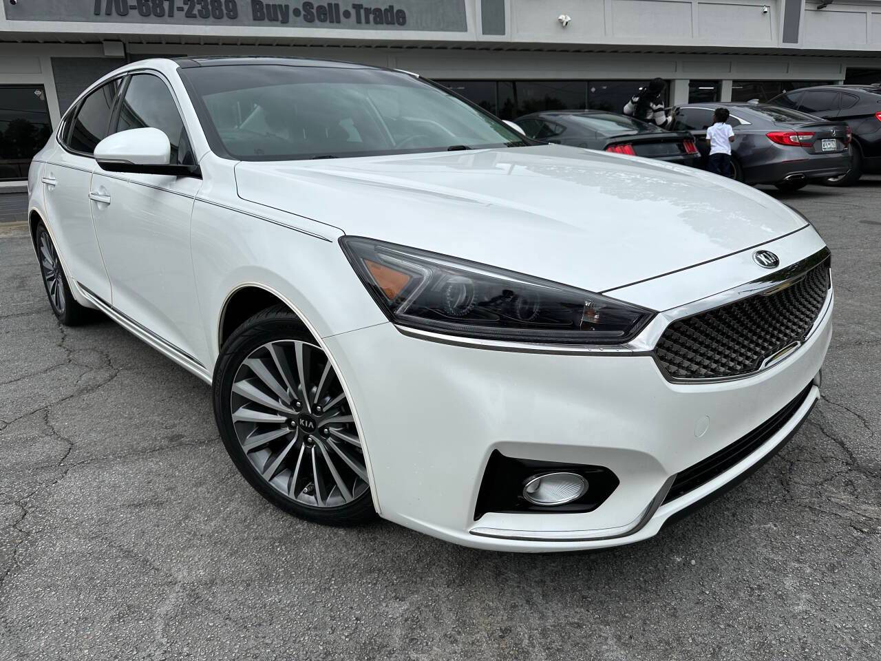 2017 Kia Cadenza Premium — Sedan — 50,597 mi — Snellville, GA