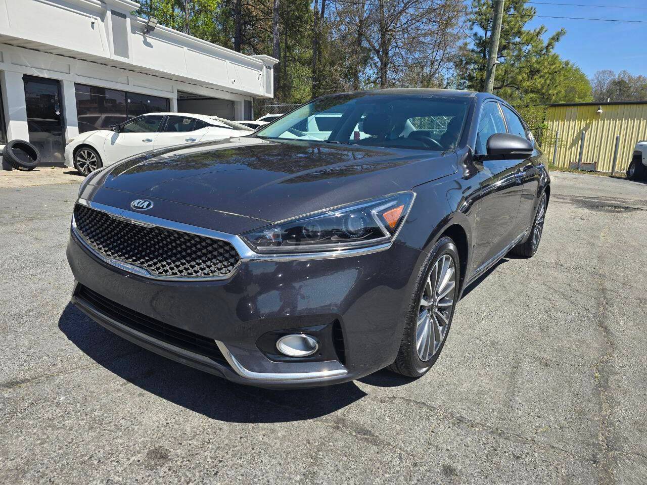 2017 Kia Cadenza Premium — Sedan — 66,726 mi — Snellville, GA