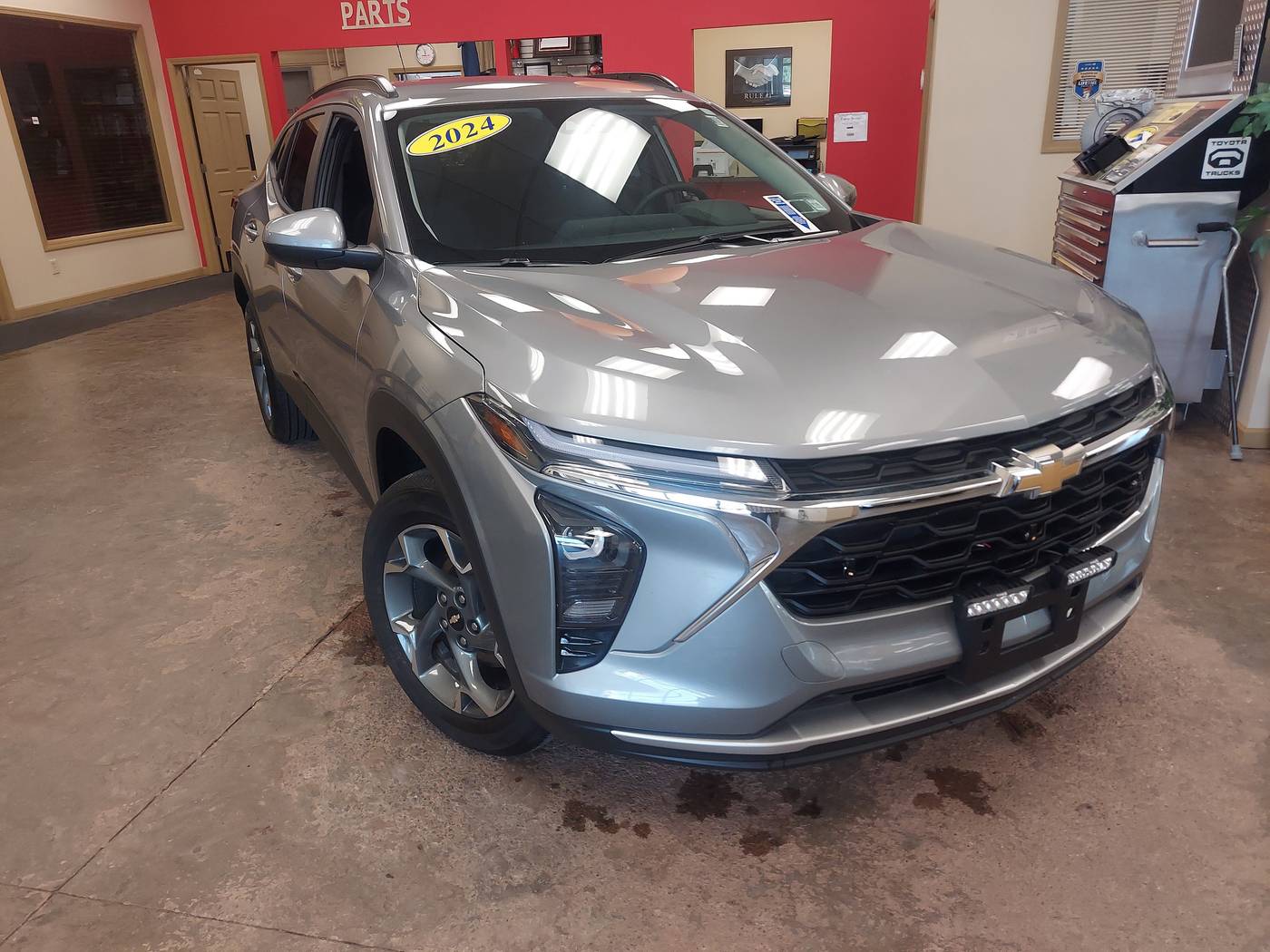 2024 Chevrolet Trax LT — SUV — 17,503 mi — Batavia, NY
