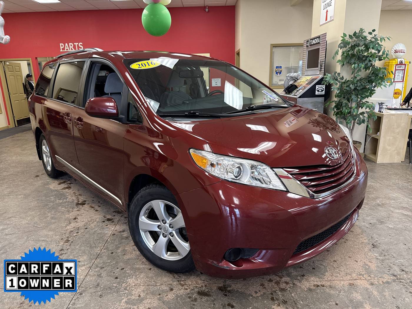 2016 Toyota Sienna LE — Minivan — 113,176 mi — Batavia, NY