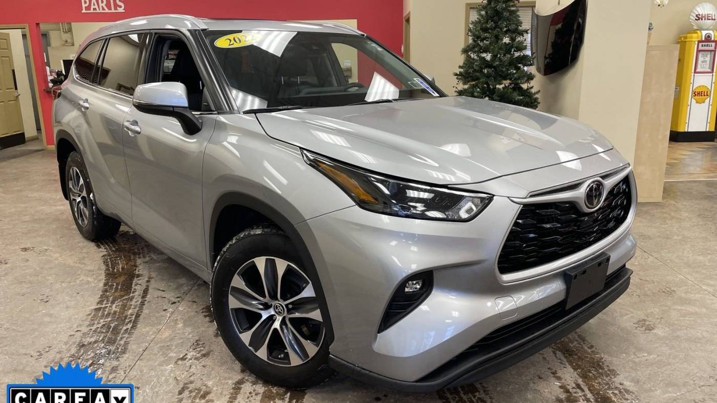 2022 Toyota Highlander XLE — SUV — 33,903 mi — Batavia, NY