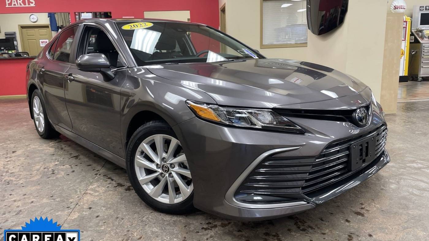 2022 Toyota Camry LE — Sedan — 13,580 mi — Batavia, NY