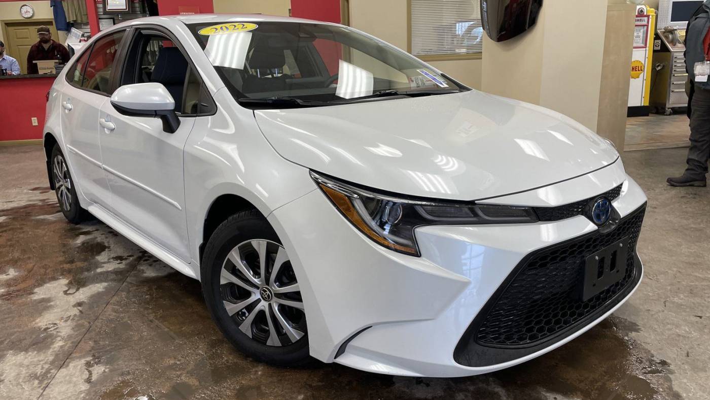2022 Toyota Corolla Hybrid LE — Sedan — 71,206 mi — Batavia, NY