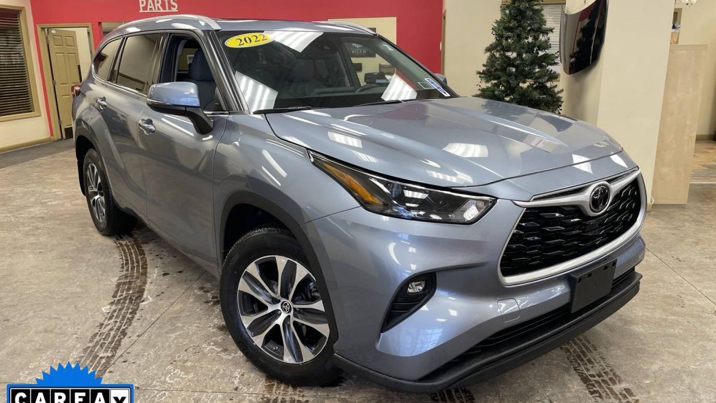 2022 Toyota Highlander XLE — SUV — 24,679 mi — Batavia, NY