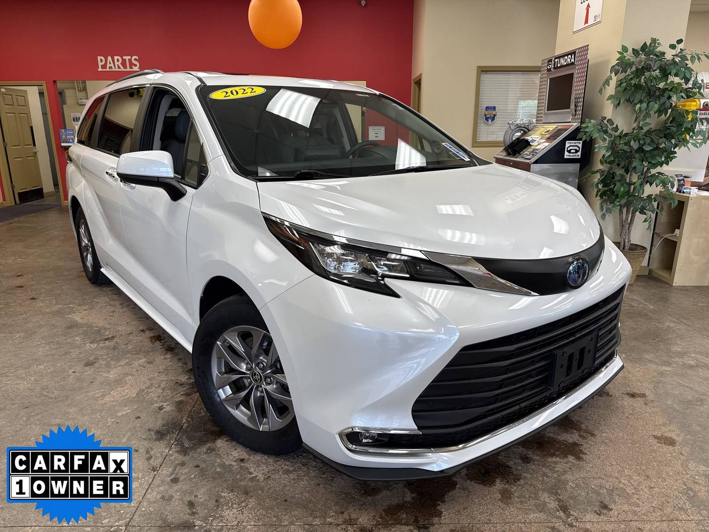 2022 Toyota Sienna XLE — Minivan — 38,468 mi — Batavia, NY