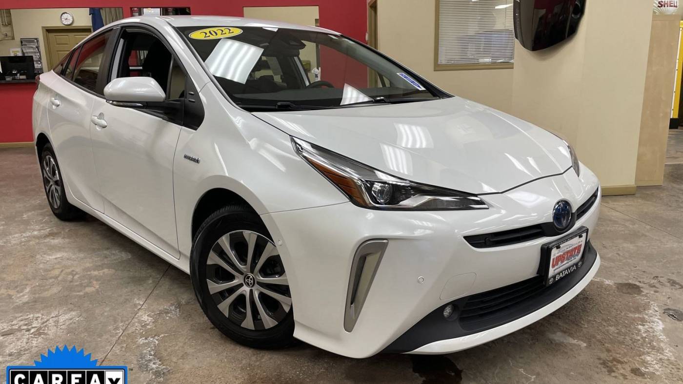 2022 Toyota Prius LE — Hatchback — 28,538 mi — Batavia, NY