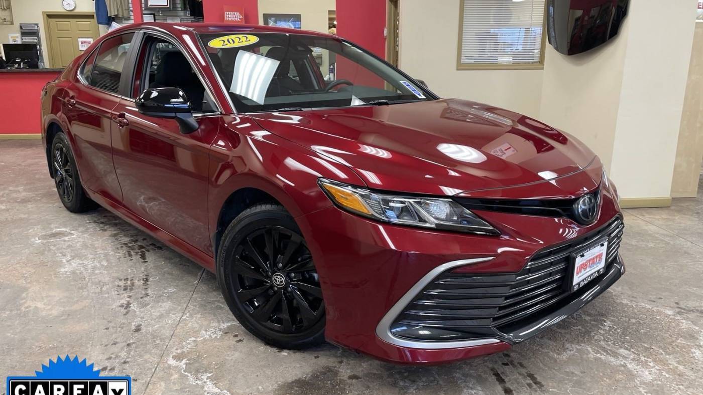 2022 Toyota Camry LE — Sedan — 28,244 mi — Batavia, NY