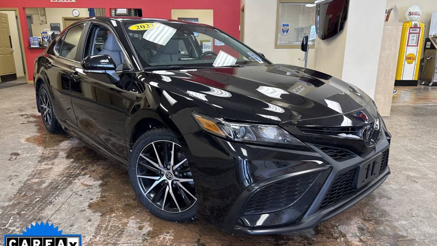 2022 Toyota Camry SE — Sedan — 25,496 mi — Batavia, NY