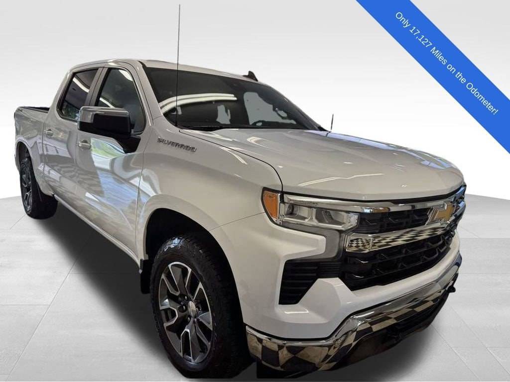 2022 Chevrolet Silverado 1500 LT — Pickup Truck — 17,127 mi — Attica, NY