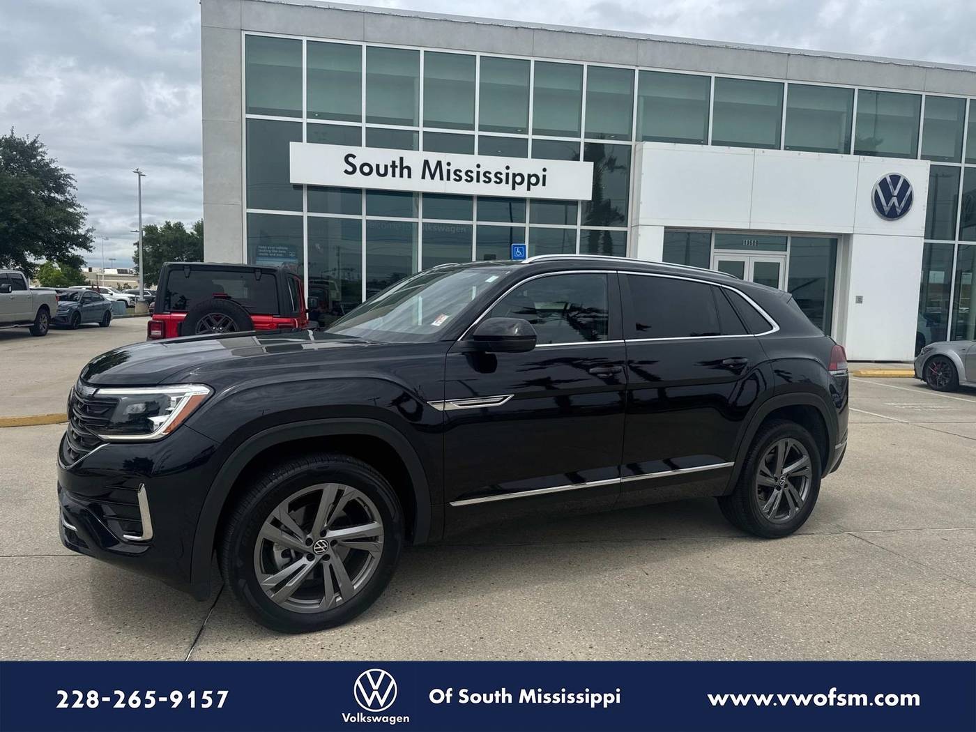 2024 Volkswagen Atlas Cross Sport SEL R-Line — SUV — 22,856 mi — D'Iberville, MS