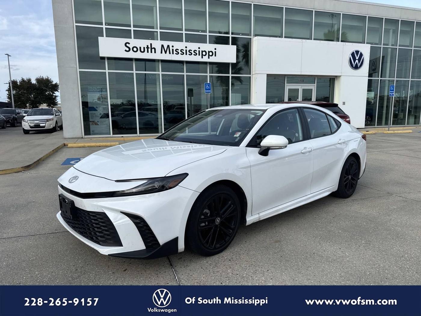 2025 Toyota Camry Hybrid SE — Sedan — 20,256 mi — D'Iberville, MS