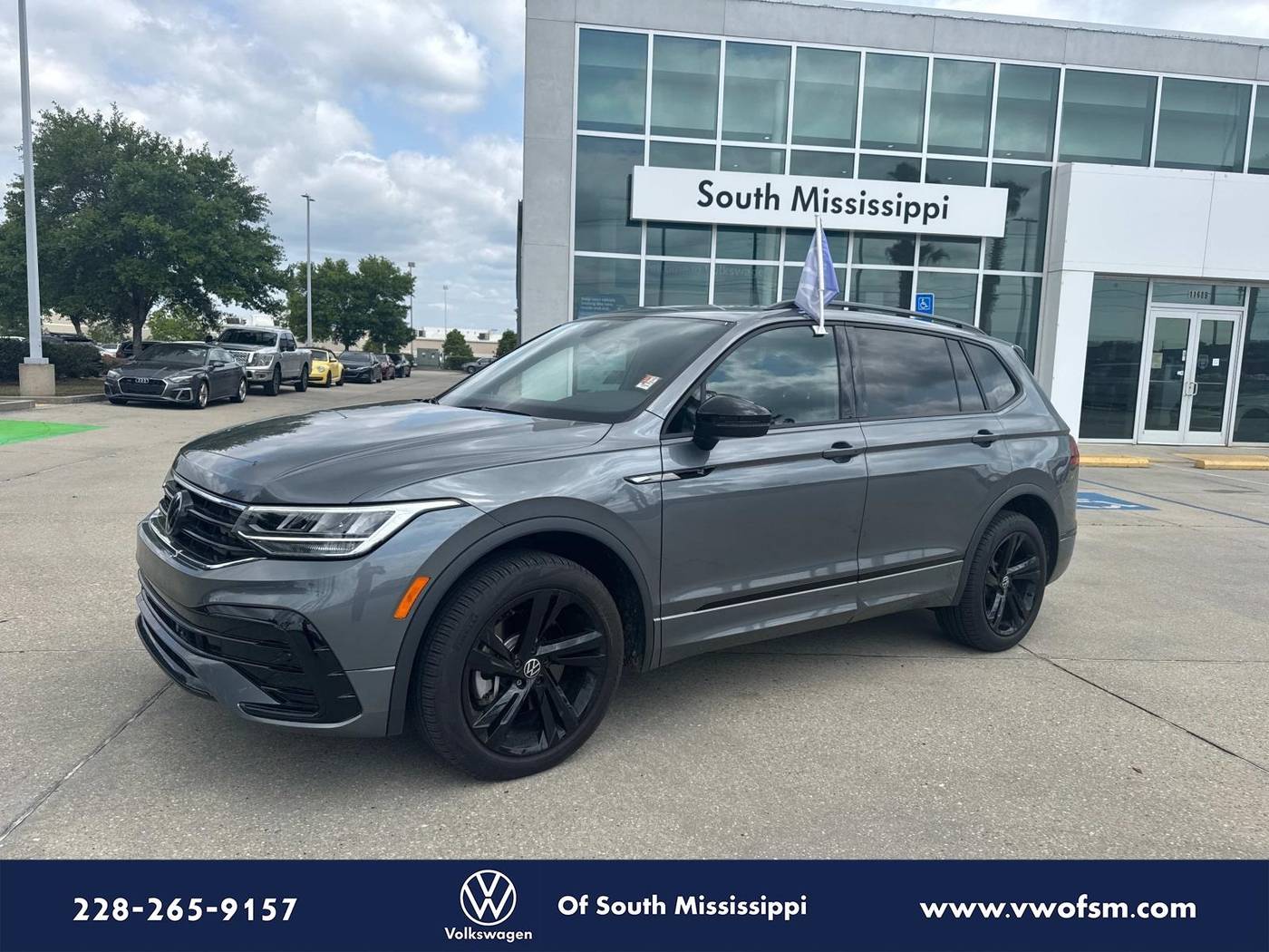 2024 Volkswagen Tiguan SE R-Line Black — SUV — 25,338 mi — D'Iberville, MS