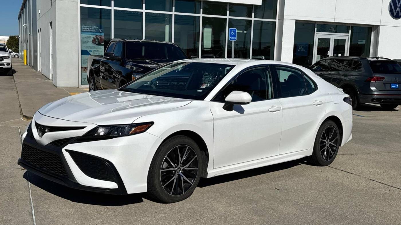2022 Toyota Camry SE — Sedan — 59,014 mi — D'Iberville, MS