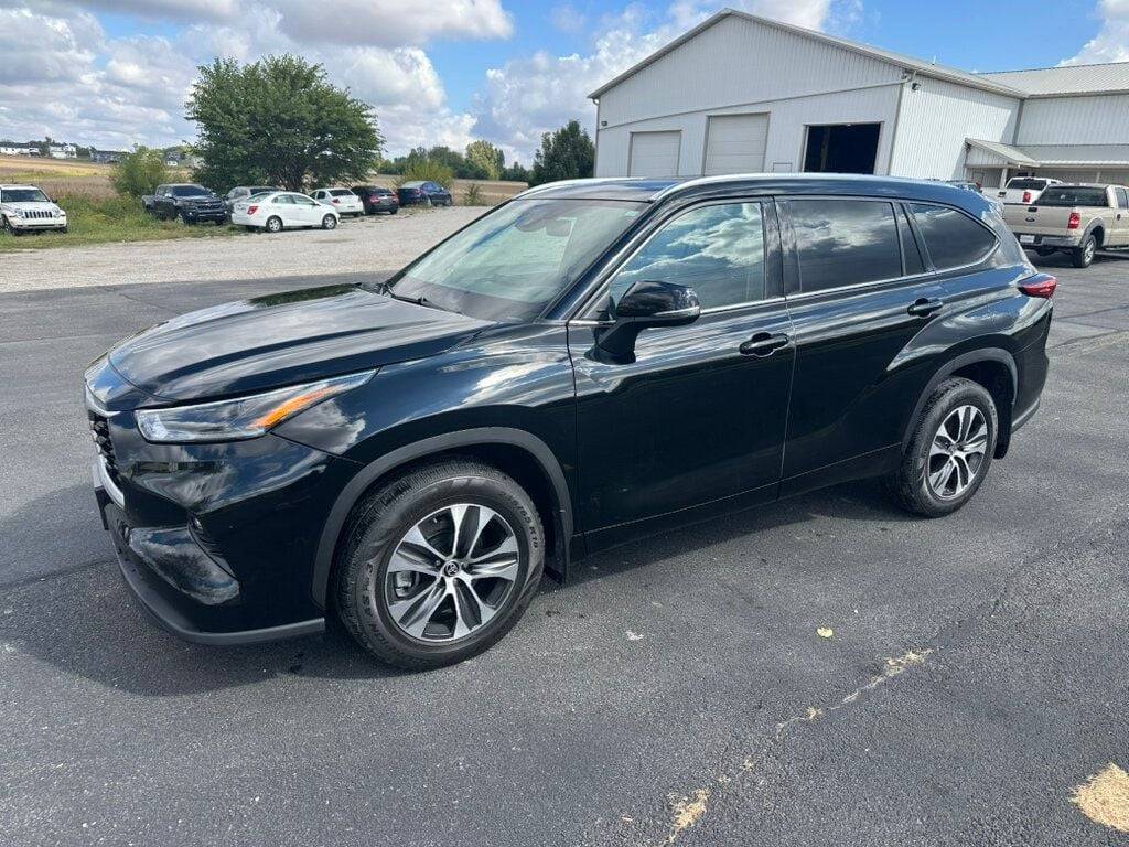2021 Toyota Highlander XLE — SUV — 95,402 mi — Carlock, IL