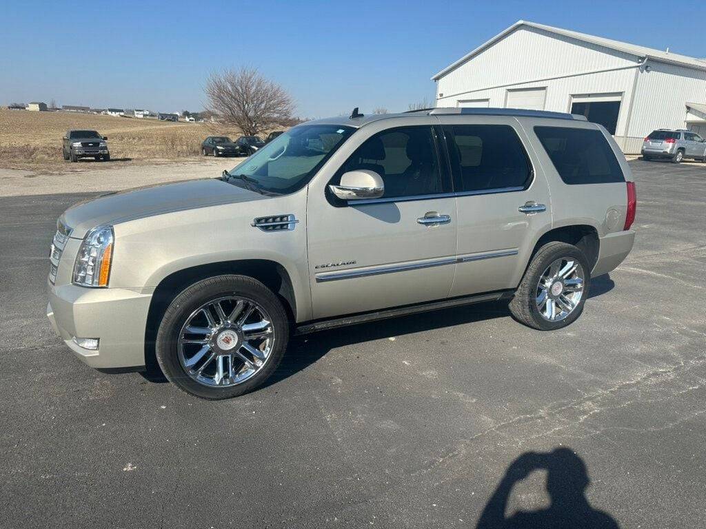 2014 Cadillac Escalade Platinum — SUV — 101,063 mi — Carlock, IL