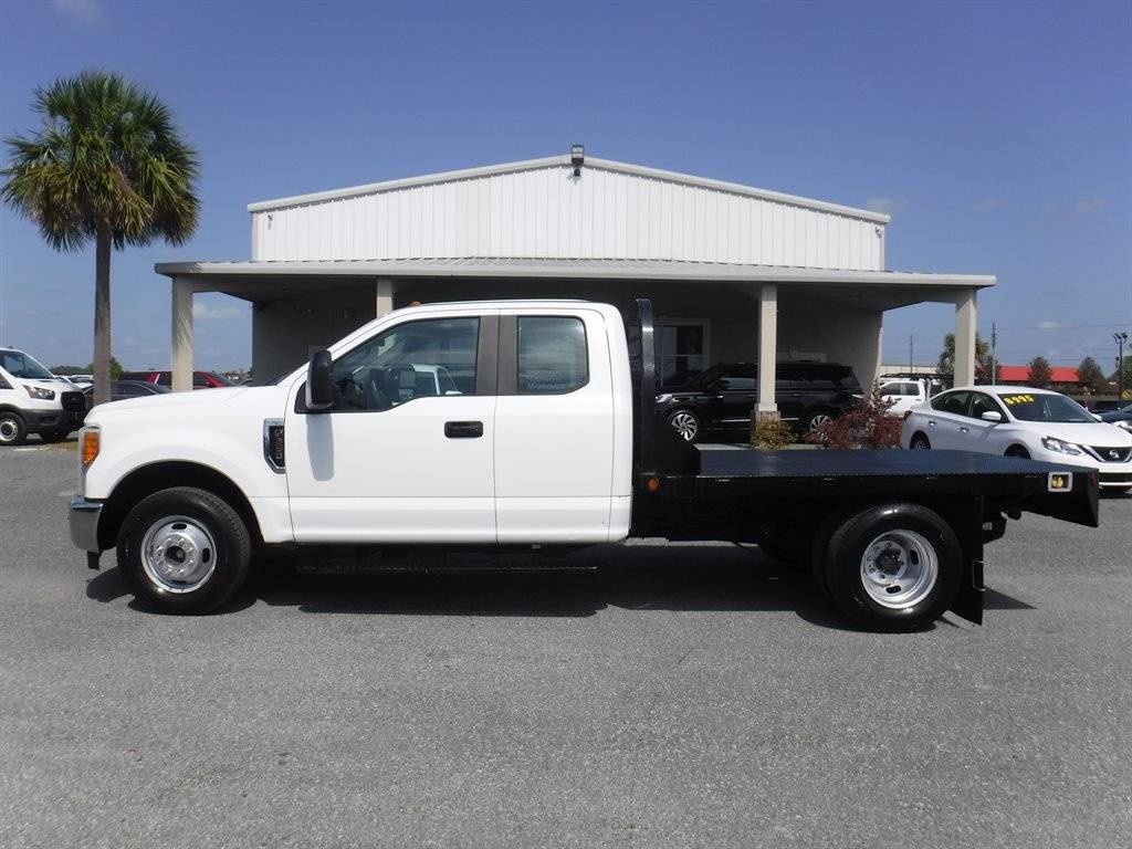 2017 Ford Super Duty F-350 Chassis Cab XLT — Chassis Cab Truck — 182,963 mi — Live Oak, FL