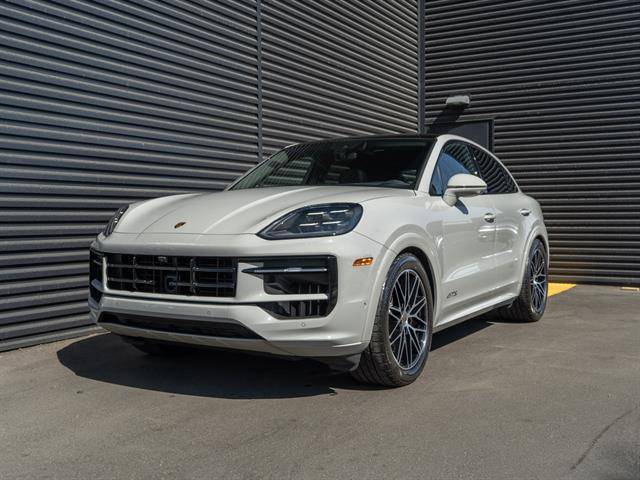 2025 Porsche Cayenne GTS — SUV — 513 mi — Bakersfield, CA