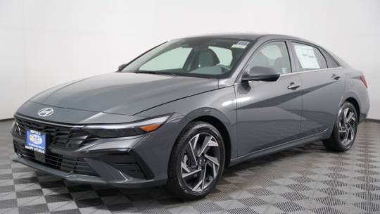 2024 Hyundai Elantra SEL — Sedan — 5,791 mi — Libertyville, IL
