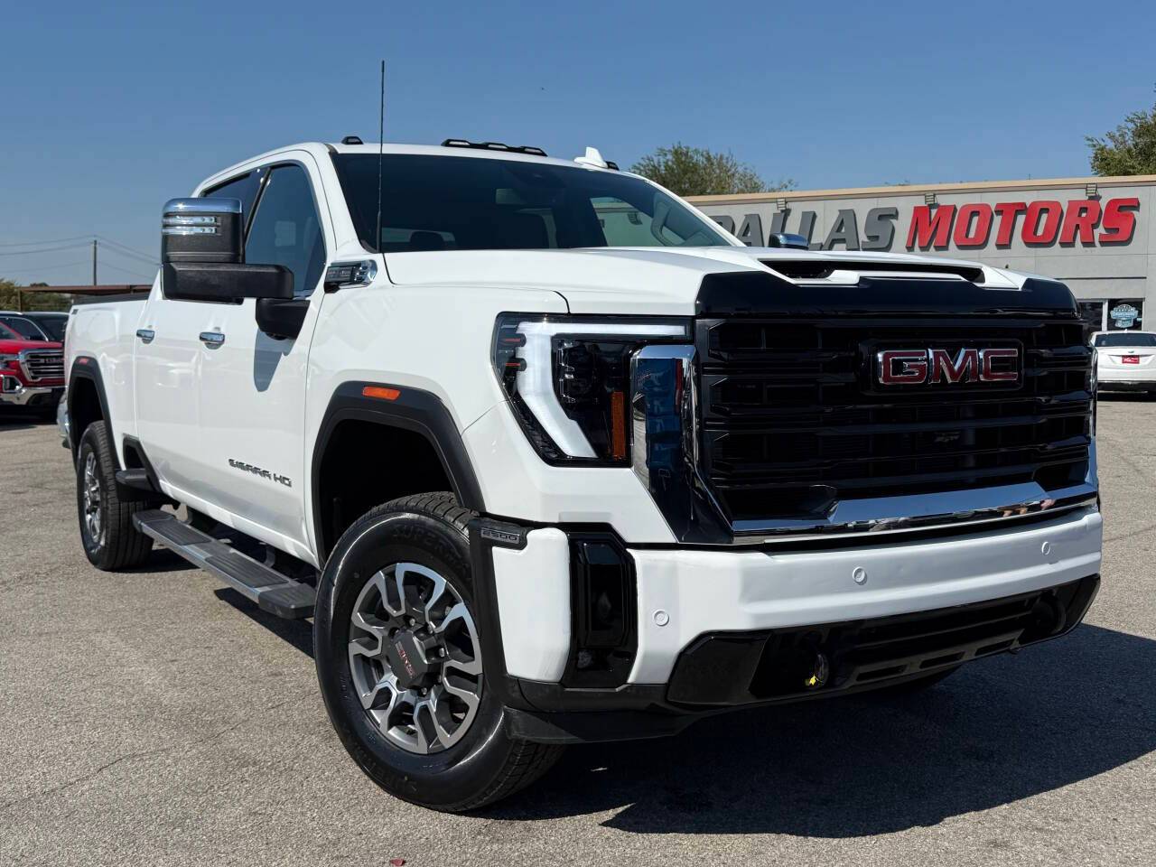 2025 GMC Sierra 2500HD SLT — Pickup Truck — 3,500 mi — Garland, TX