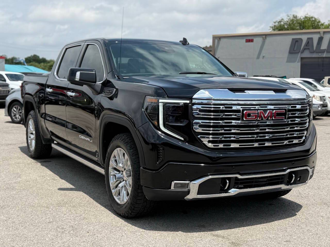 2023 GMC Sierra 1500 Denali — Pickup Truck — 4,915 mi — Garland, TX