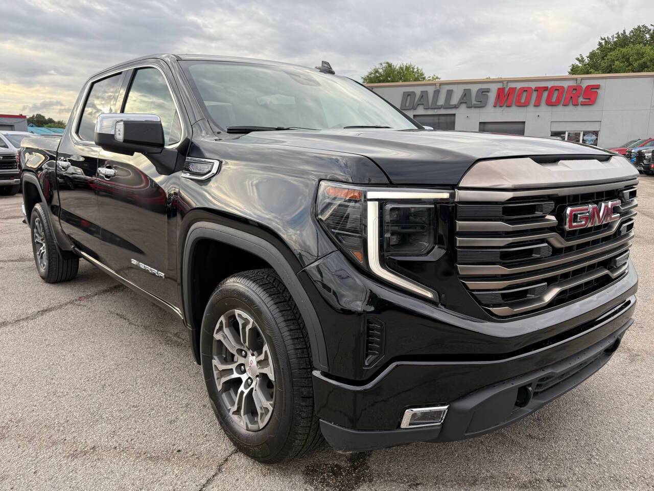2025 GMC Sierra 1500 SLT — Pickup Truck — 12,003 mi — Garland, TX