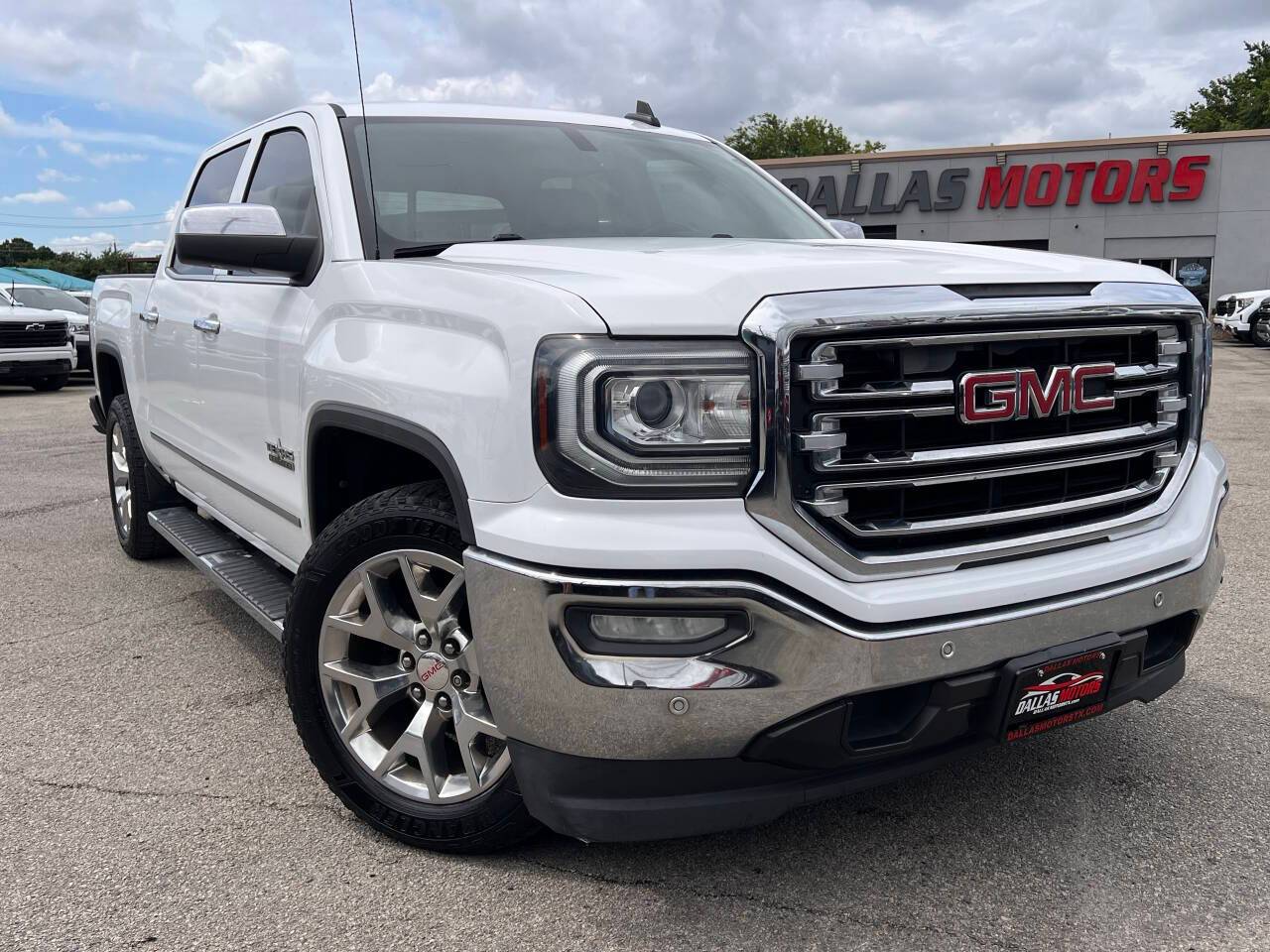 2017 GMC Sierra 1500 SLT — Pickup Truck — 232,132 mi — Garland, TX